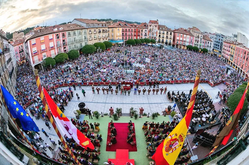 Comienzan las Fiestas de Burgos con los dos nuevos Gigantones