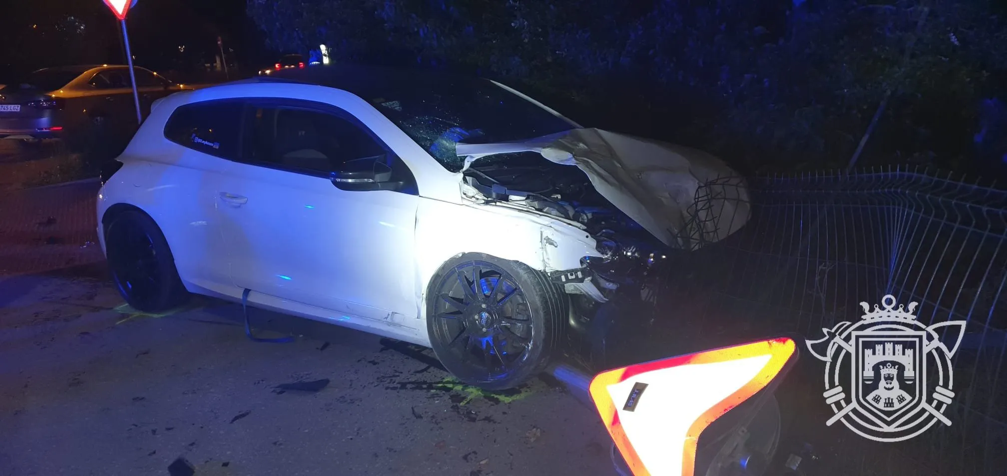Una aparatosa colisión entre dos vehículos se salda con tres heridos en el Puente Castilla de Burgos