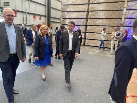 Mañueco reafirma en Burgos su compromiso con la intermodalidad ferroviaria para potenciar la economía en CyL