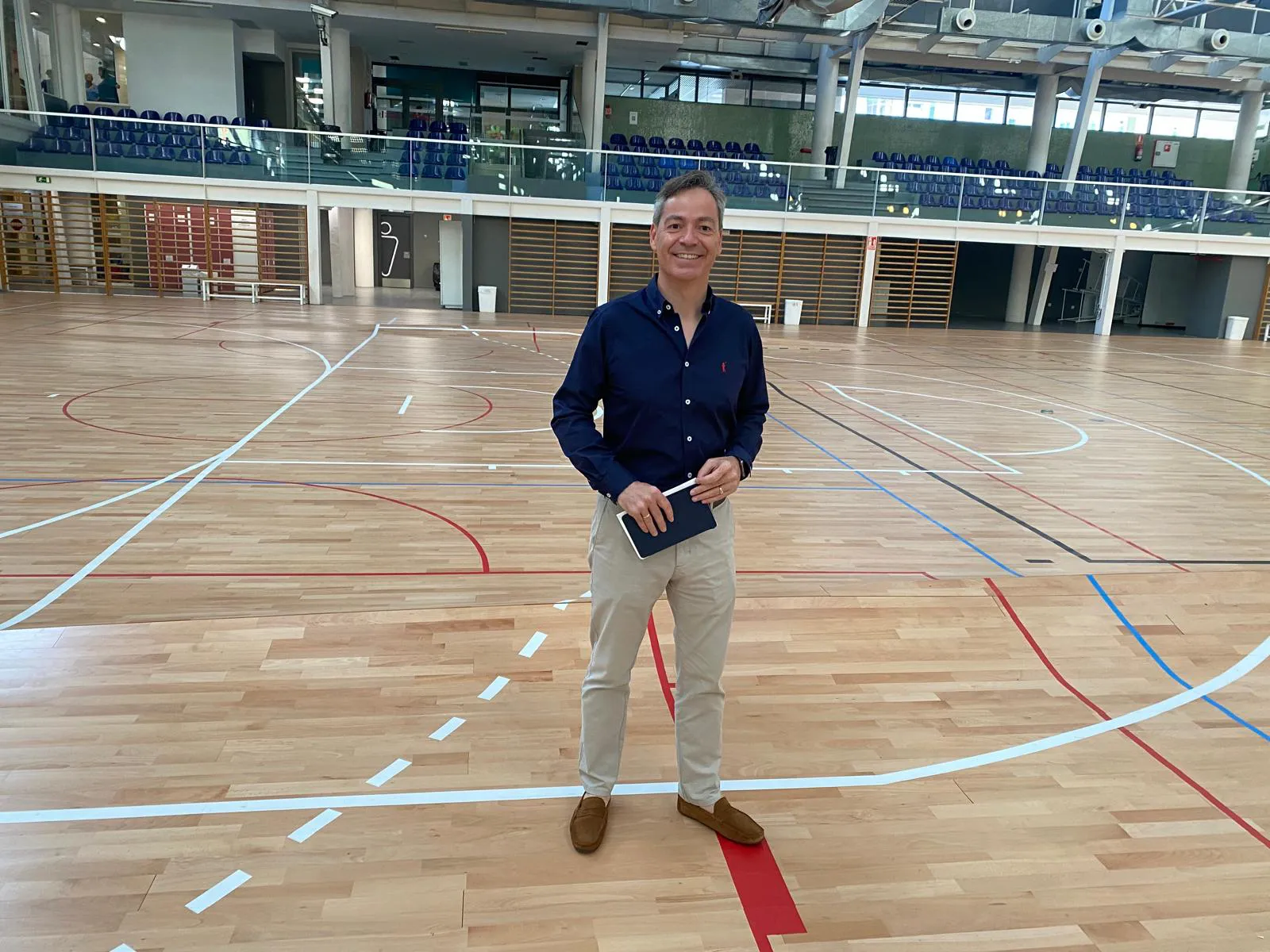 El suelo de la pista deportiva de Río Vena se sustituirá de forma íntegra y costará 125.000 euros