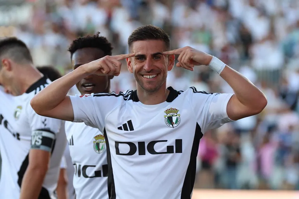 El Burgos CF se estrena en la Liga con victoria y remontada ante el Cartagena (3-1)
