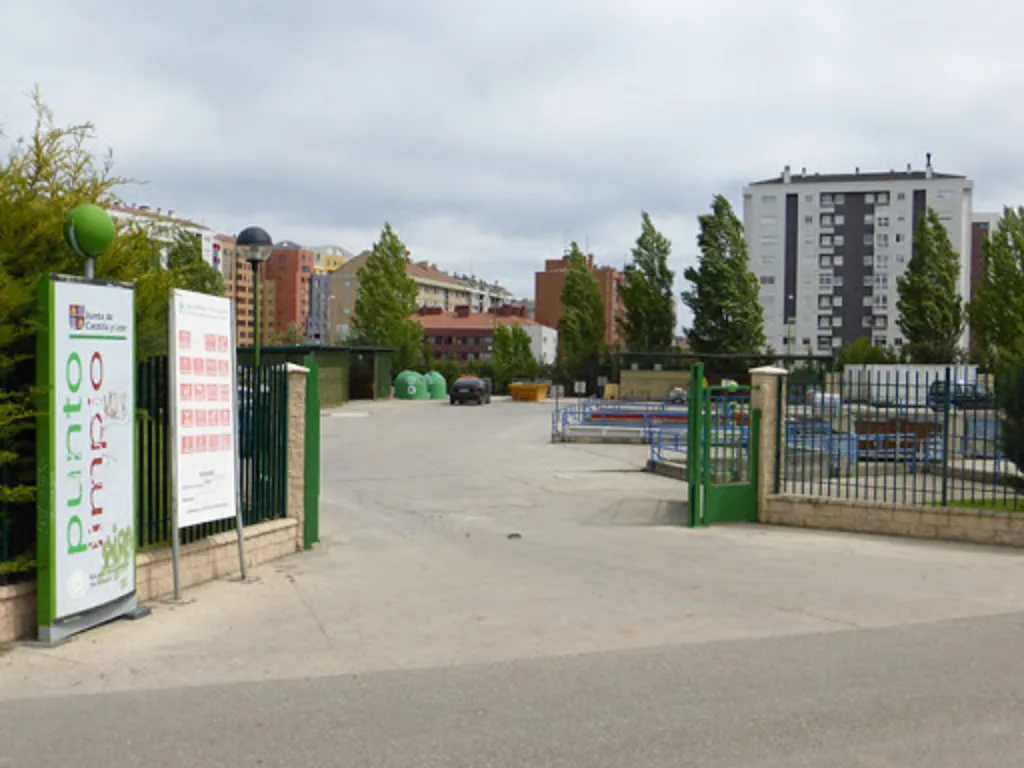 El Ayuntamiento baraja ubicar un tercer punto limpio en el barrio de Gamonal