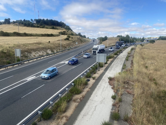 Dos accidentes entre turismos y camiones en la provincia de Burgos dejan tres heridos