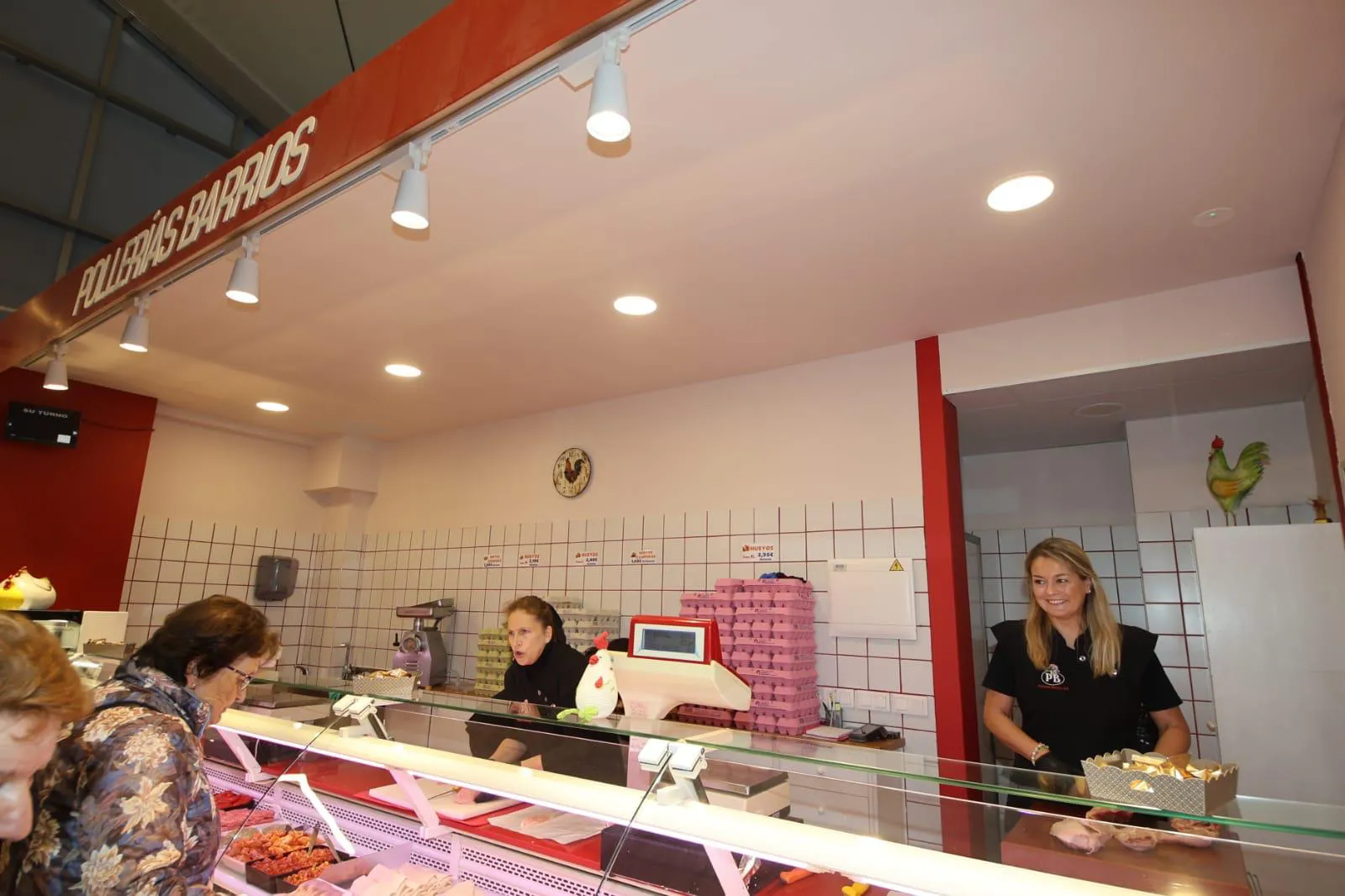 El Mercado Provisional abre sus puertas con gran éxito de público