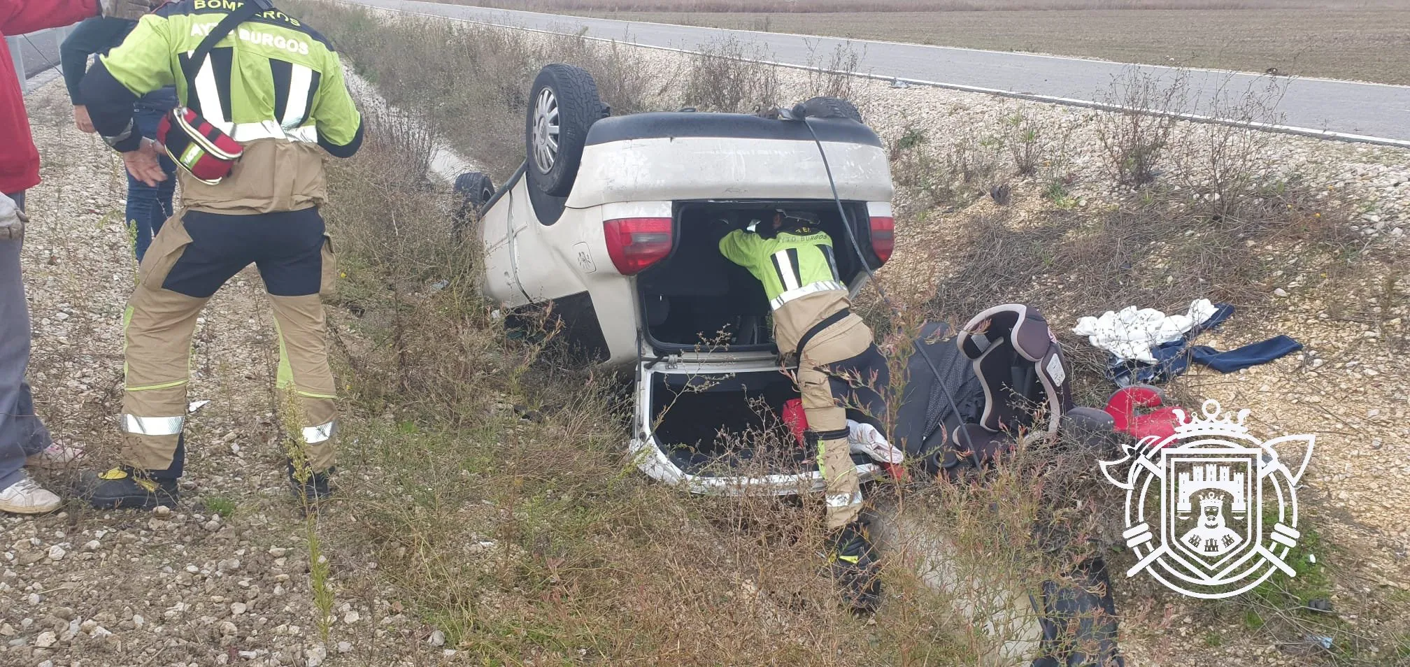 Herida una mujer tras volcar su vehículo en Quintanapalla
