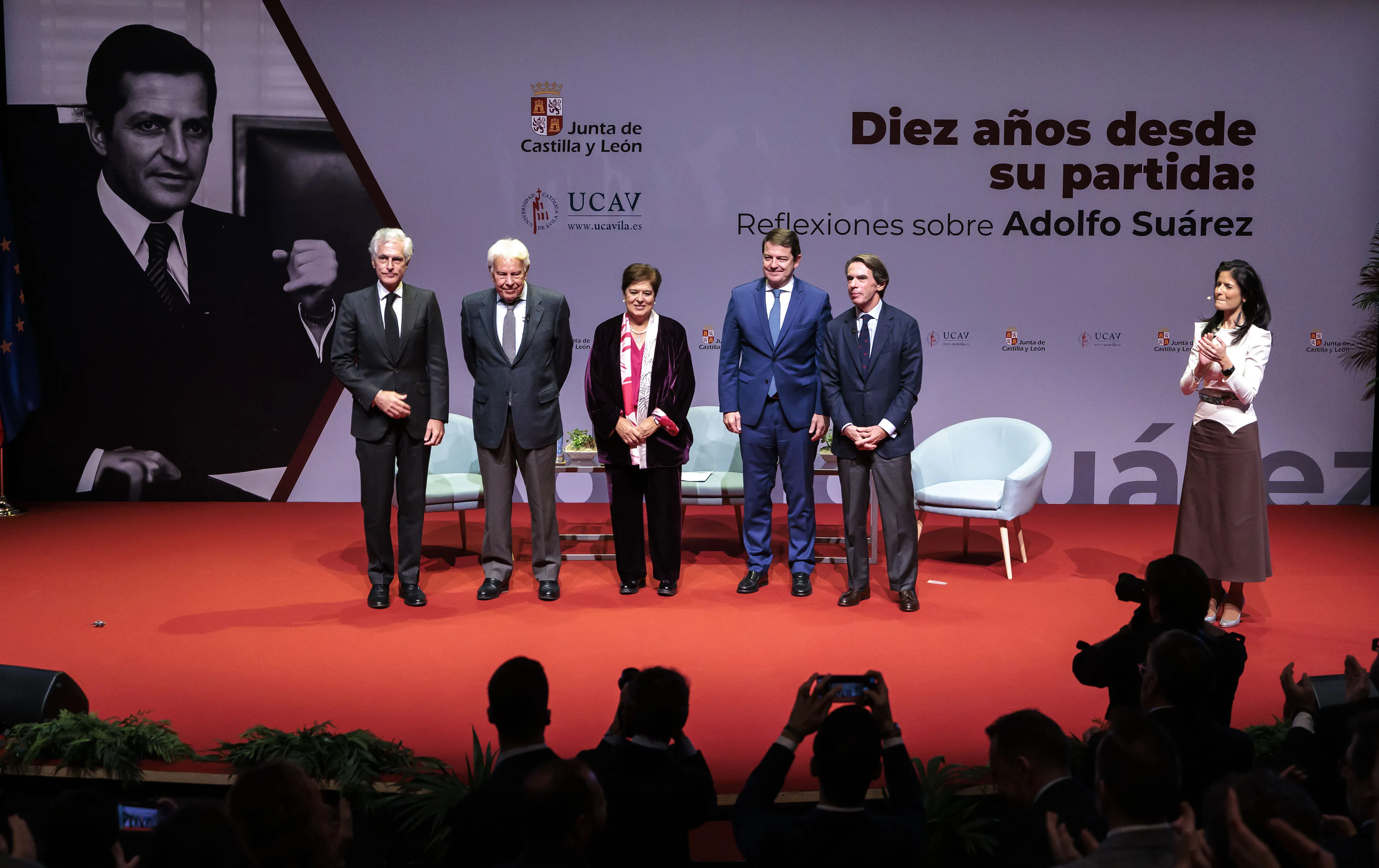 Mañueco destaca el orgullo de CyL al recordar a Adolfo Suárez y apela al espíritu de la Transición