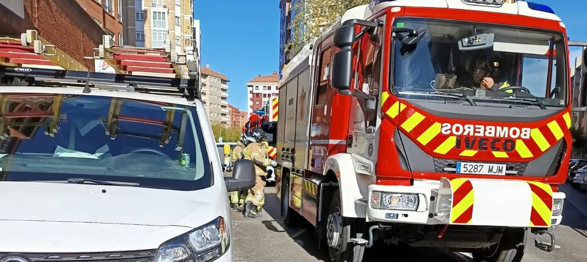 Un incendio causa graves daños en un gimnasio de la calle Francisco Sarmiento de Burgos