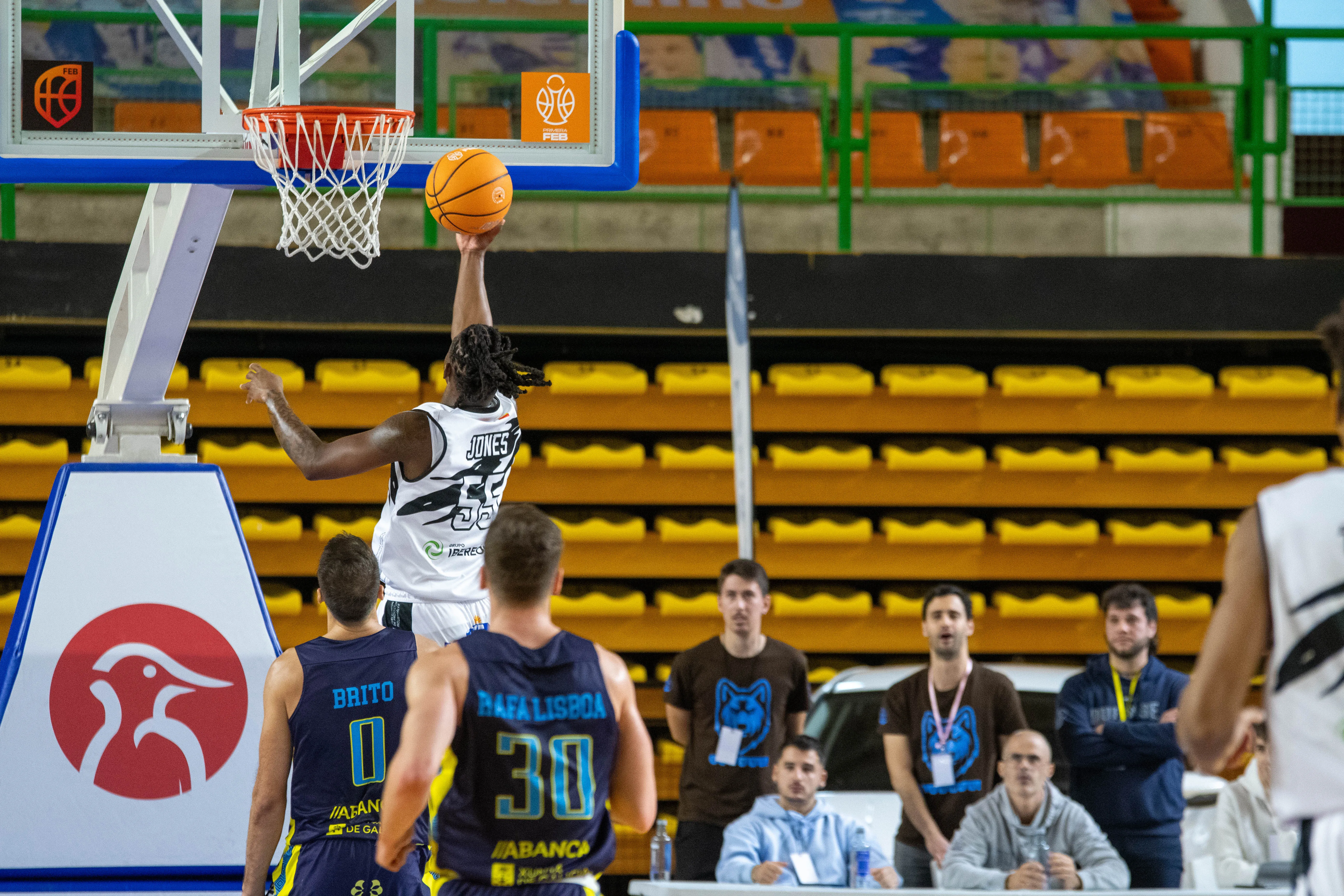Baloncesto Burgos: Gran Victoria del Tizona Burgos en Ourense (86-87)