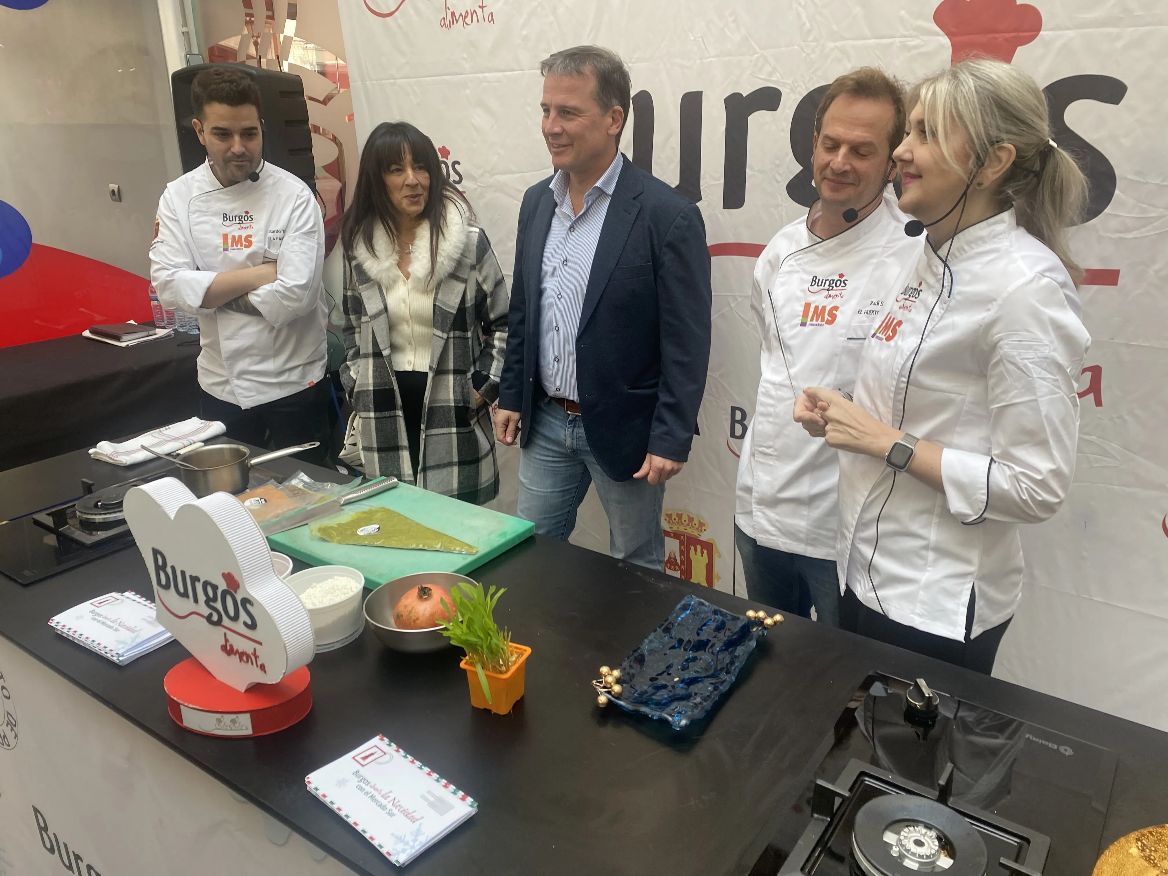 Cocineros burgaleses presentan sus menús navideños en el Mercado Sur