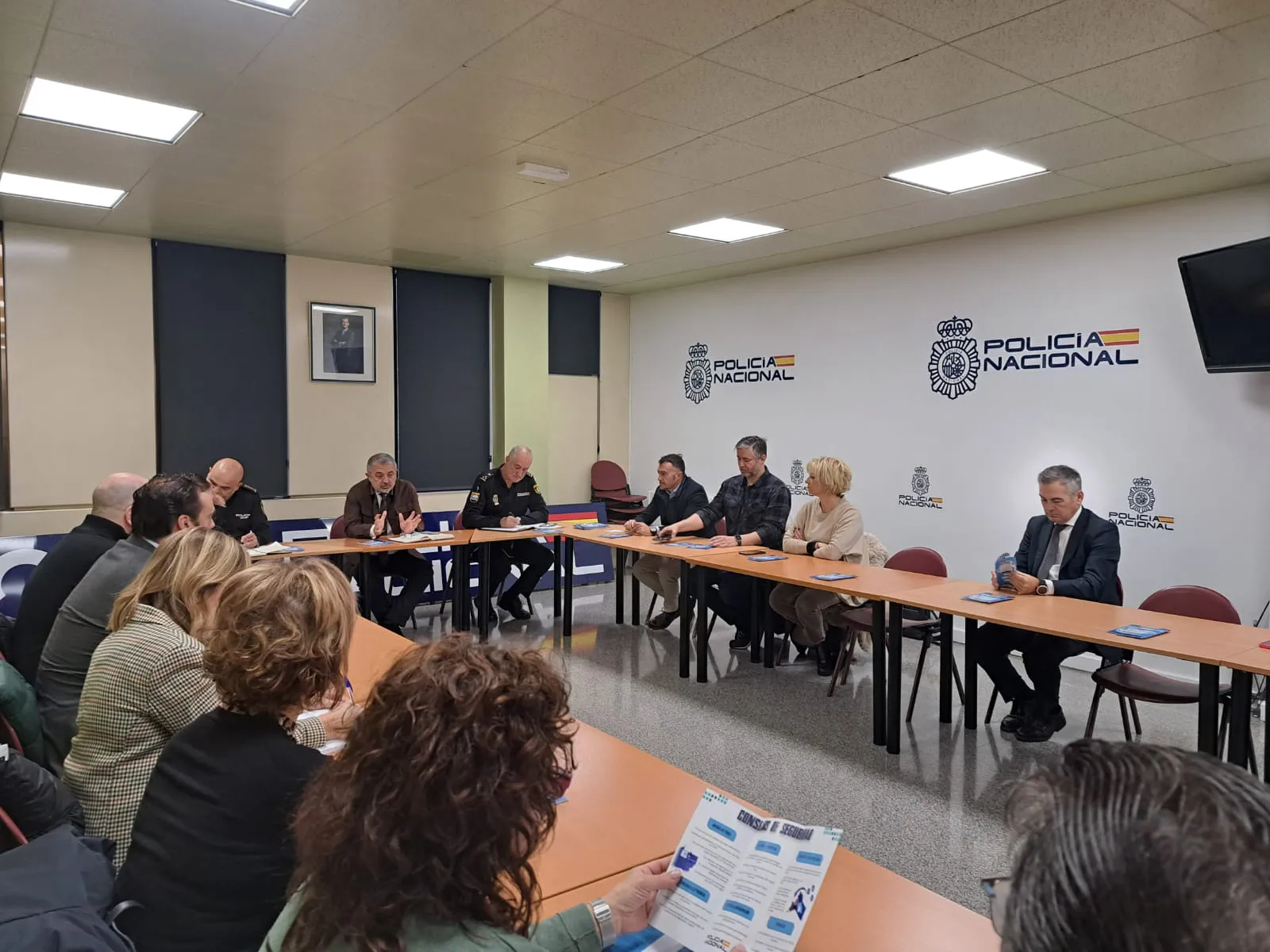 La Policía Nacional activa el Plan Comercio Seguro para prevenir delitos en Navidad