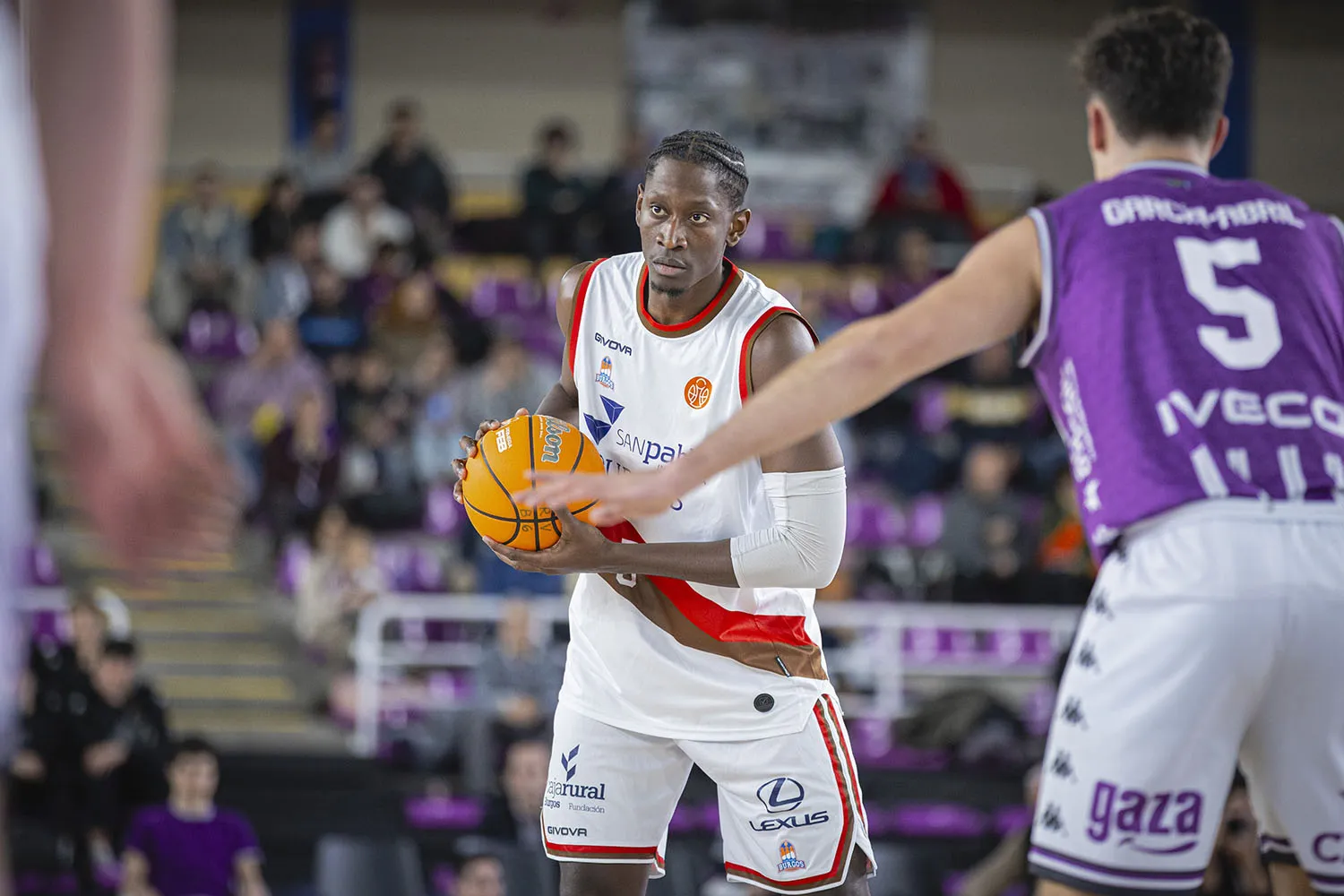 San Pablo Burgos supera con claridad a Valladolid (73-104)