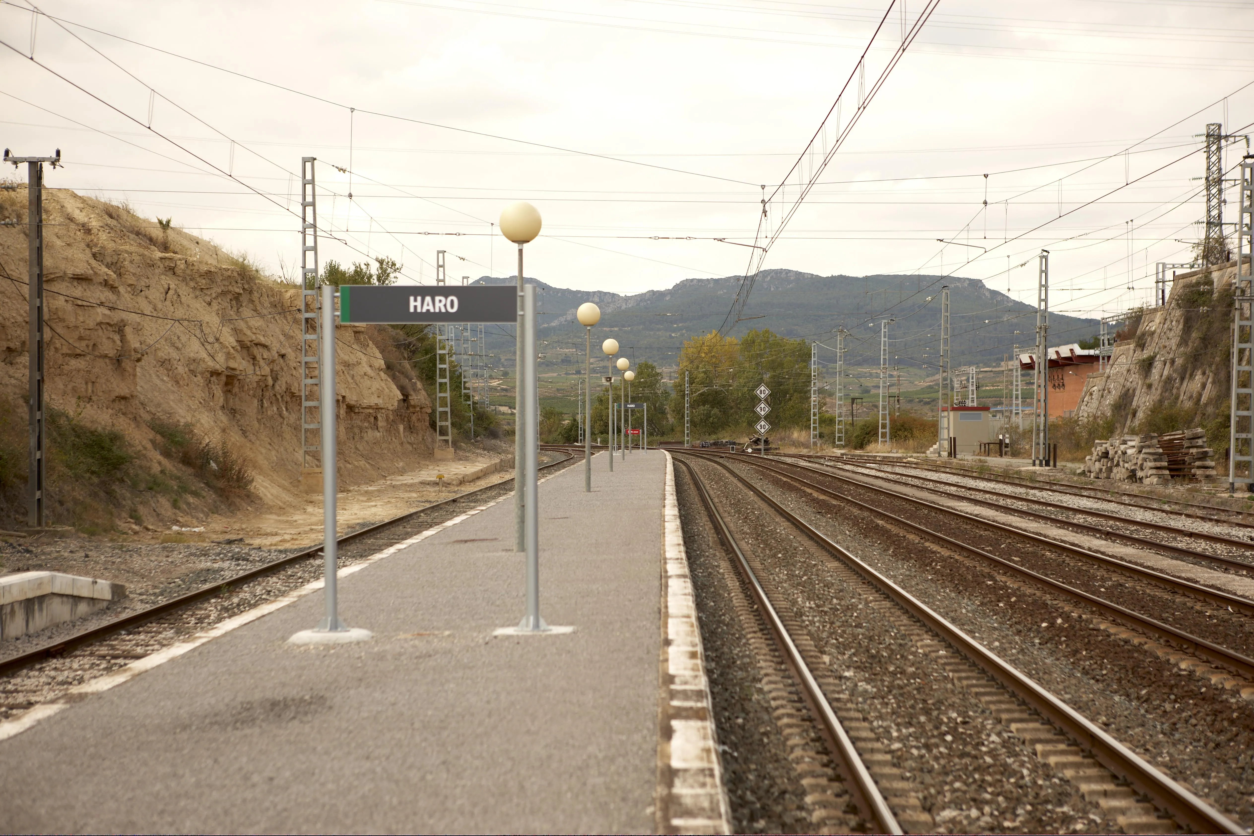 Transportes licita por 23,4 millones de euros la renovación de la electrificación de la línea Miranda de Ebro-Logroño