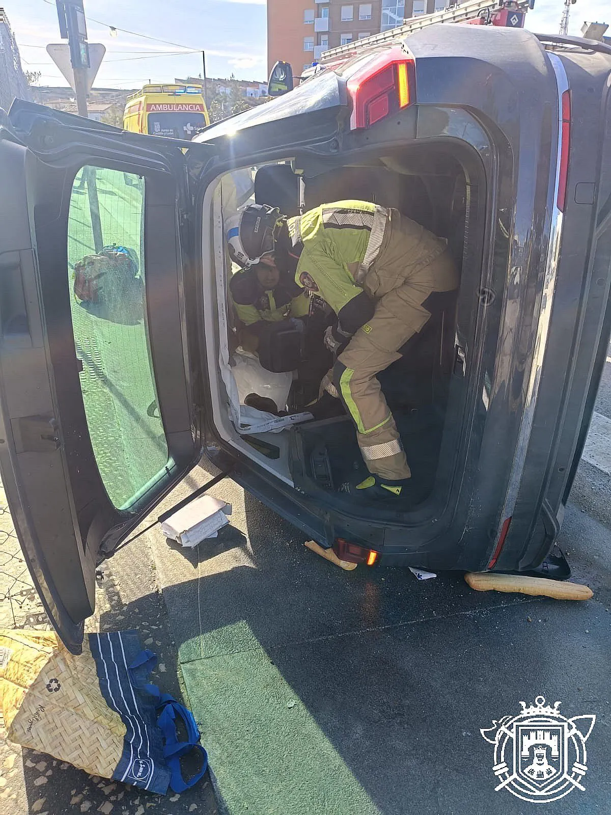 Dos heridos en un accidente vial en Burgos tras el vuelco de su vehículo
