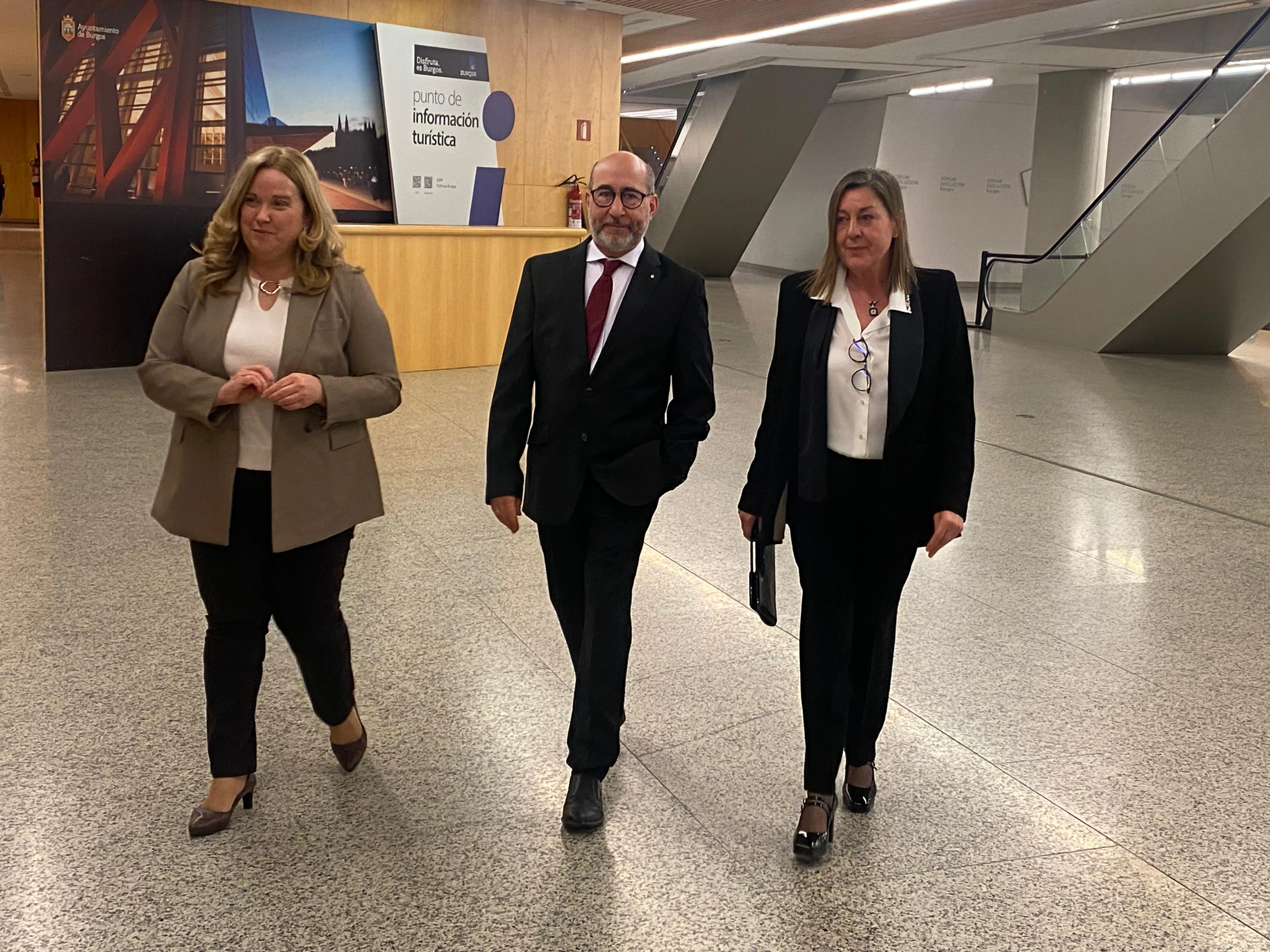 Cruz Roja en Burgos repasa sus 150 años de historia en la provincia en una emotiva gala