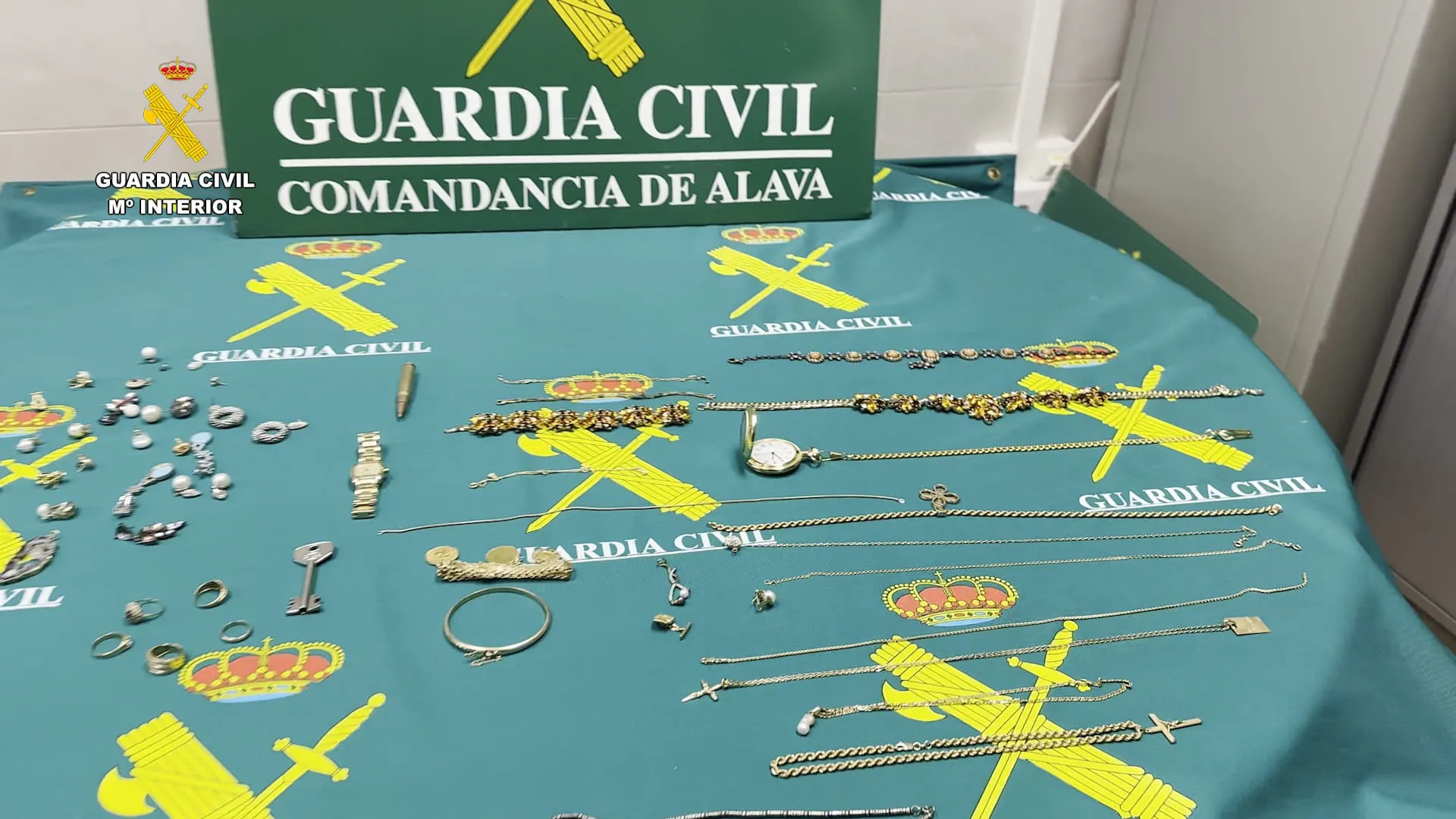 Detenido in fraganti un varón que huía con joyas sustraídas en el Condado de Treviño (Burgos)
