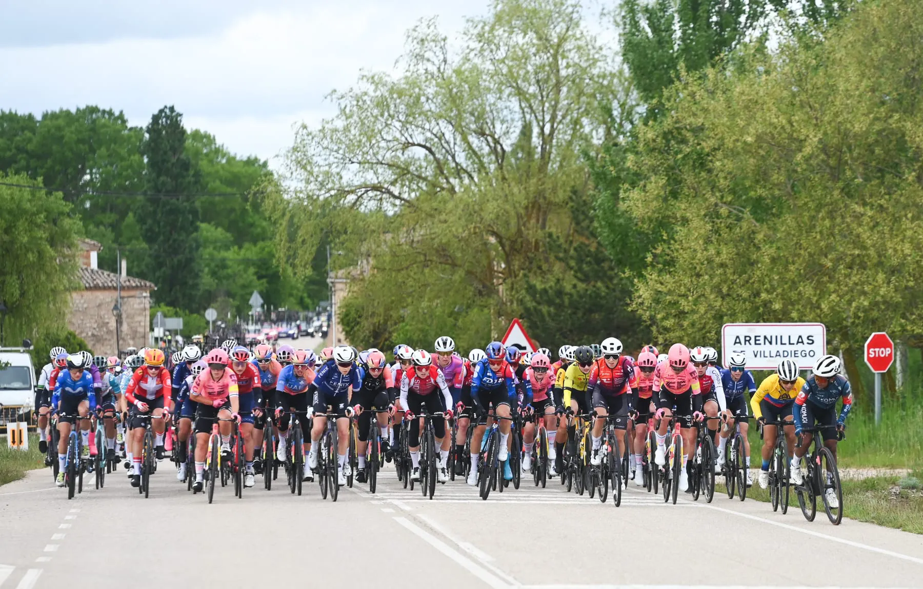 La catedral, inicio de la 1ªetapa de la Vuelta a Burgos Femenina que finalizará en Poza