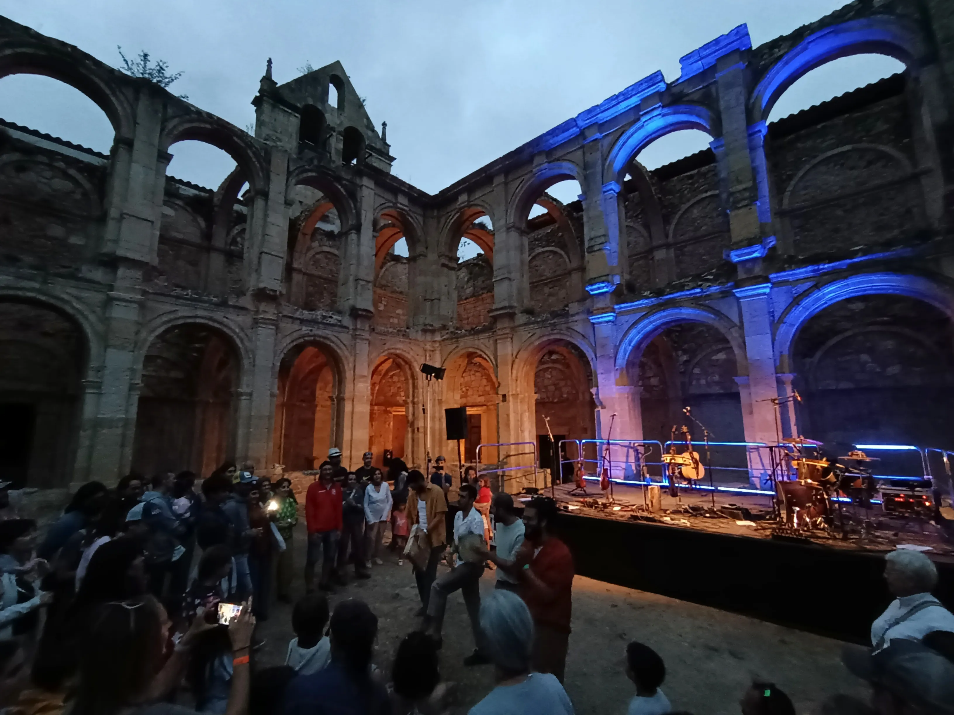 El festival ‘¡Vive Rioseco!’ celebra su cuarta edición con música, circo, talleres y naturaleza para toda la familia