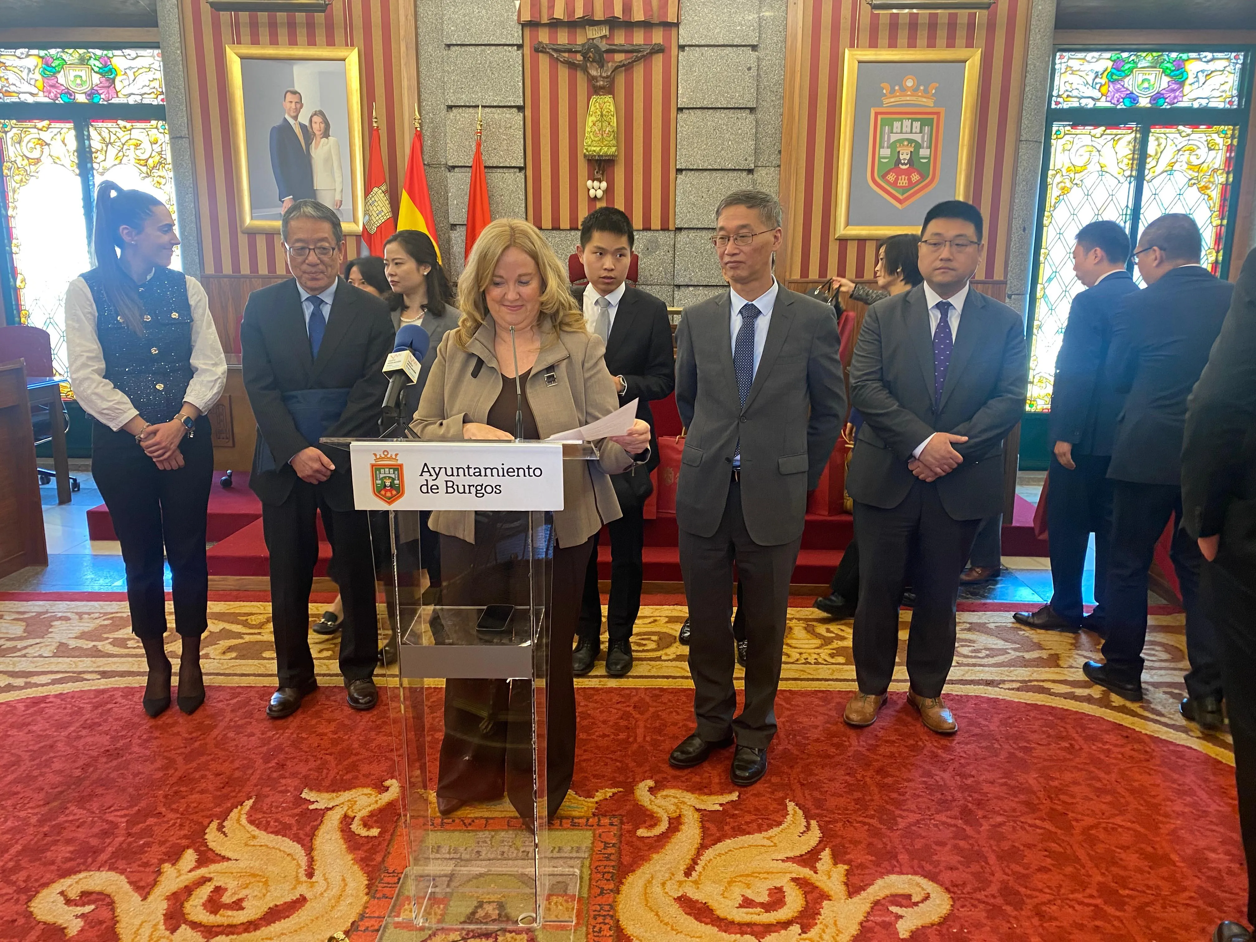 Burgos y China estrechan lazos con la visita de su embajador Yao Jing