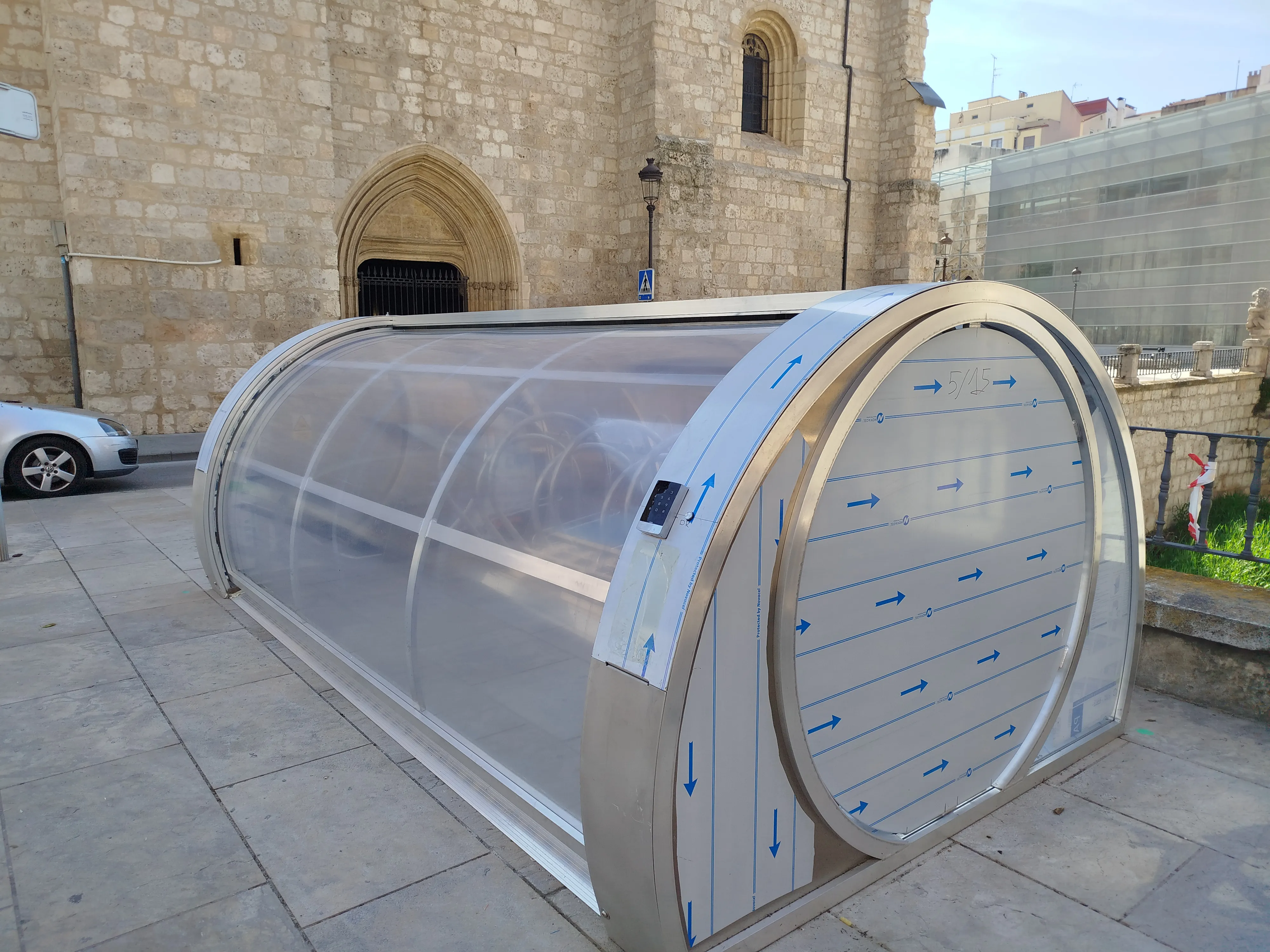 Burgos con Bici considera positivo la instalación de aparcabicis cubiertos