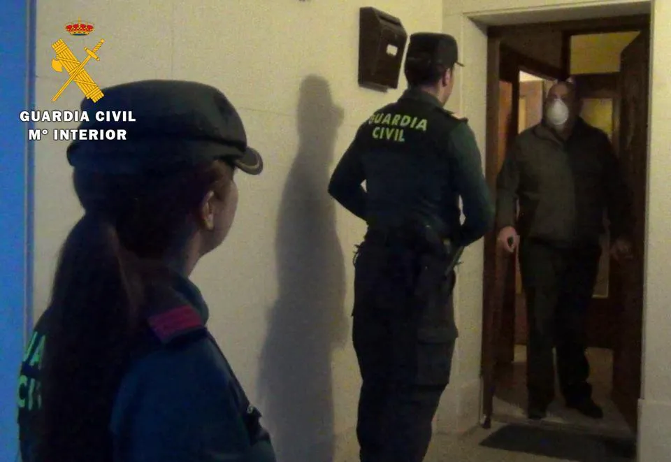 La Guardia Civil detiene por estafa a un falso revisor a domicilio de electrodomésticos
