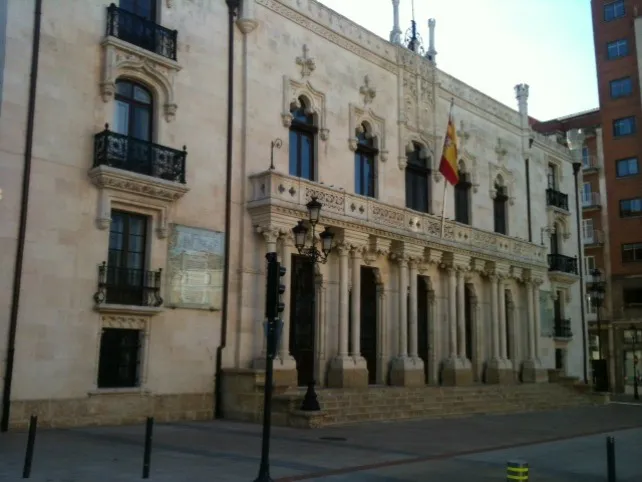 La exposición de la Unidad Militar de Emergencias Somos Soldados se amplia hasta el 15 de junio