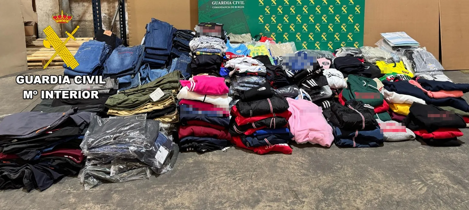 Ponen a disposición judicial a un feriante por vender ropa falsificada en la Feria de Lerma