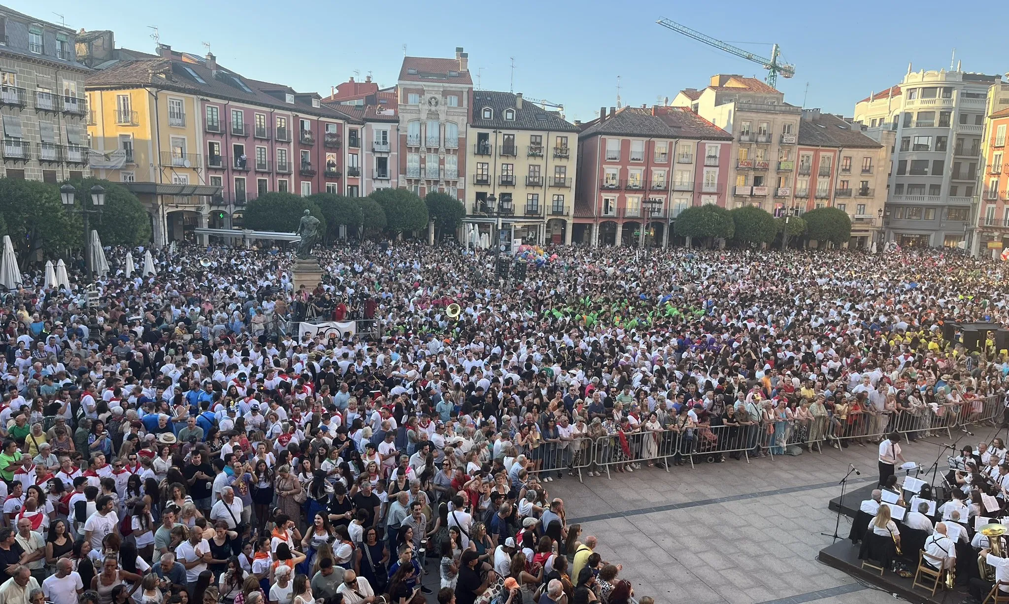 Cerca de 40.000 personas participan en los primeros actos de los Sampedros 2025 en Burgos