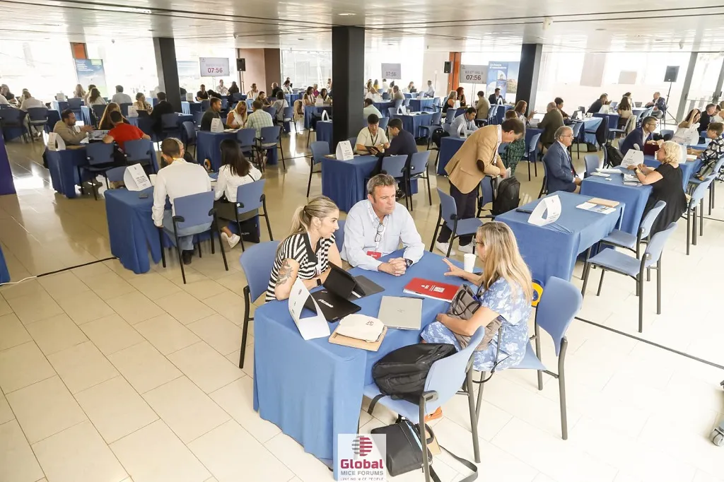 Burgos fomenta en Gran Canaria su potencial como destino de congresos
