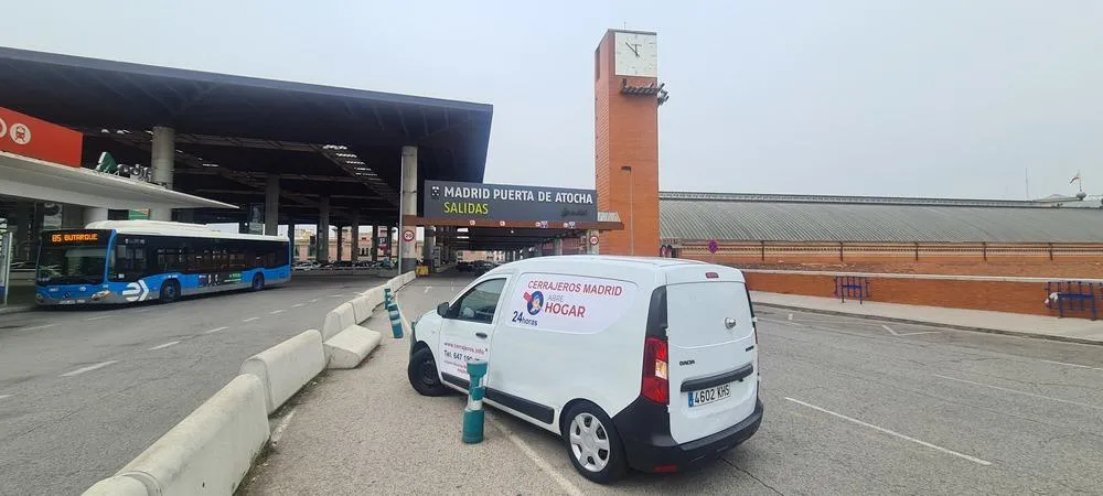 Sociedad y Vida Burgos: Coche Bloqueado en Plena M-30: Cómo Actuaron los Cerrajeros de Vehículos de Abrehogar