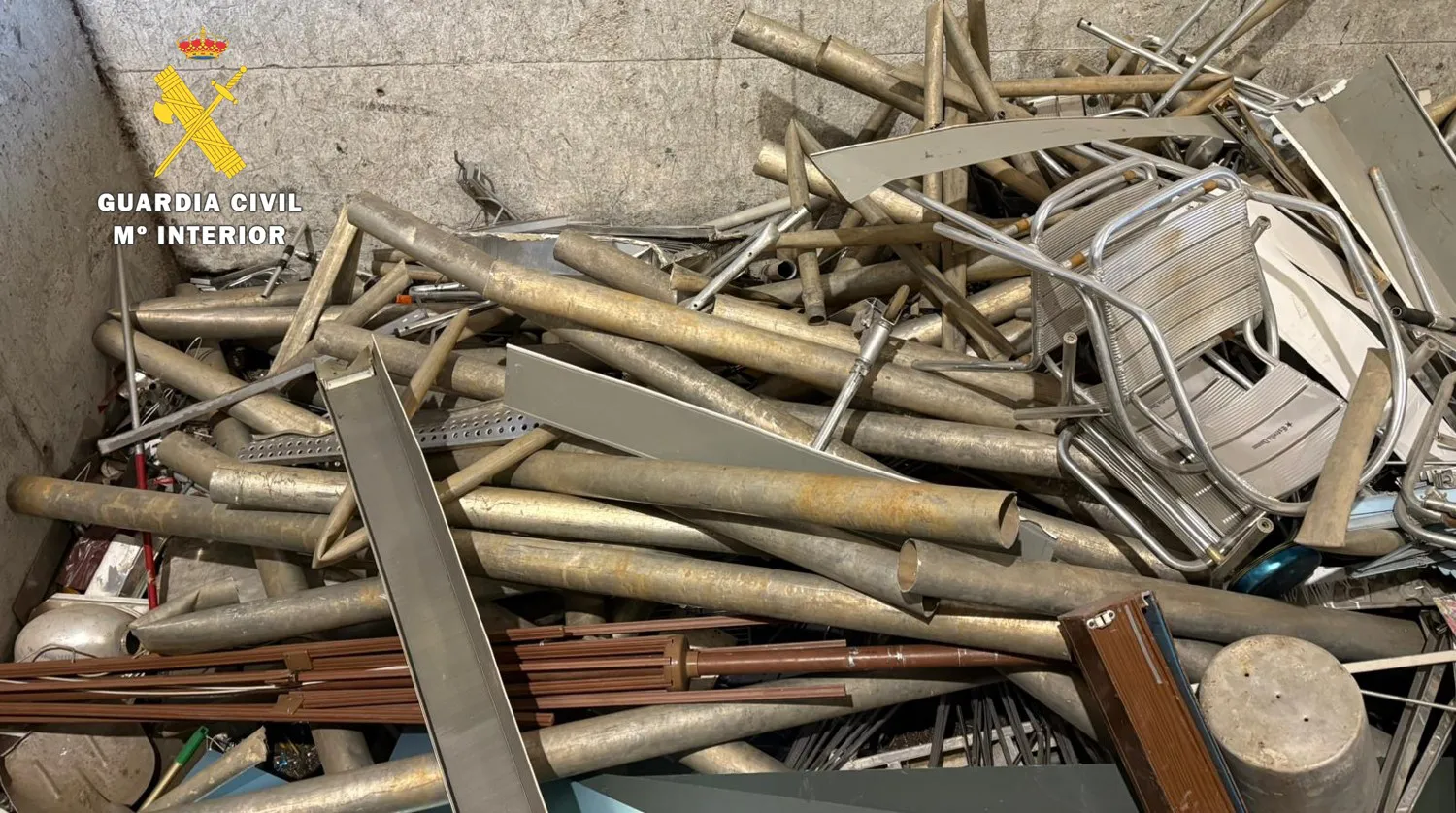 La Guardia Civil detiene a una persona por el hurto de más de 100 kg de tubos de riego