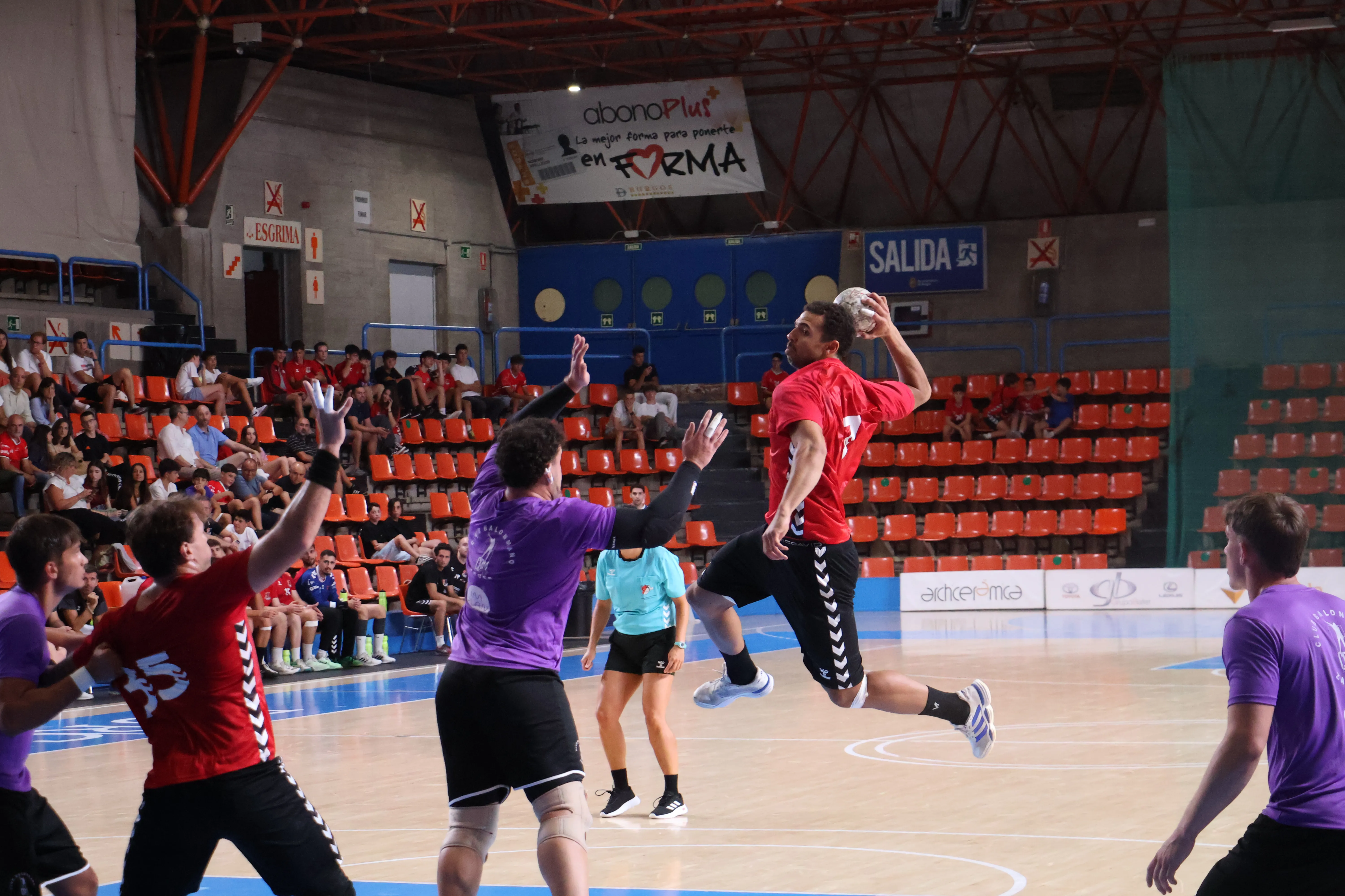 El balonmano Burgos se enfrenta este viernes en El Plantío al Bm Ciudad de Logroño