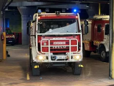 Un espectacular incendio en la zona de Las Veguillas y el Camino de Cortes alerta a vecinos y a los Bomberos de Burgos, pero se salda sin heridos.