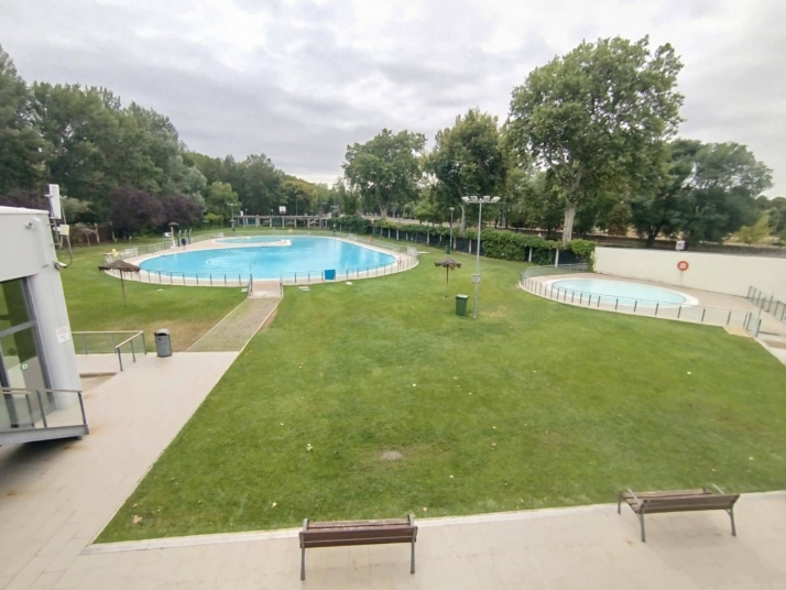 El Ayuntamiento asume que las piscinas de San Amaro no abrirán al inicio del verano