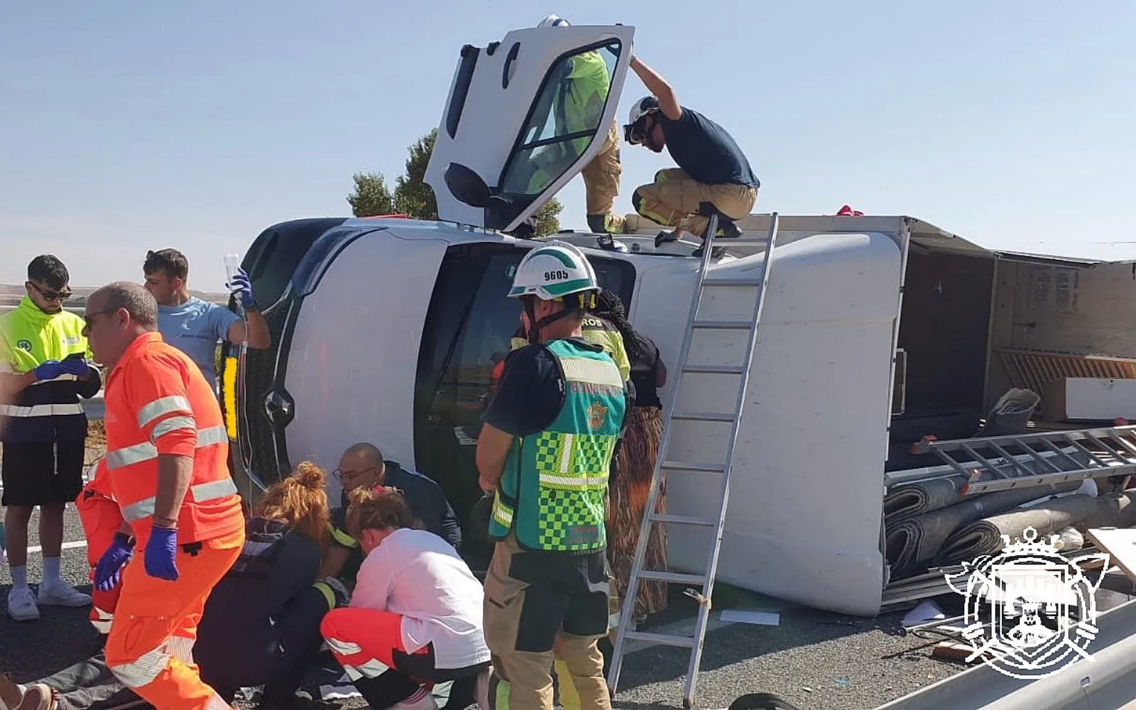 Dos heridos tras volcar una furgoneta en la autovía A-62 en Villazopeque (Burgos)