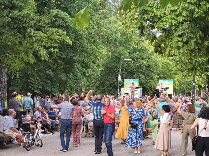 Este jueves tiene lugar la última sesión de Bailes de Tarde en exteriores