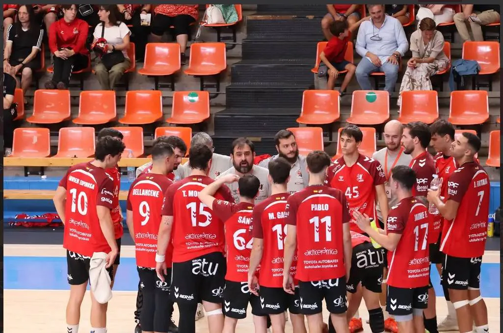 El BM Burgos luchará por la victoria en El Plantío frente a Sevilla