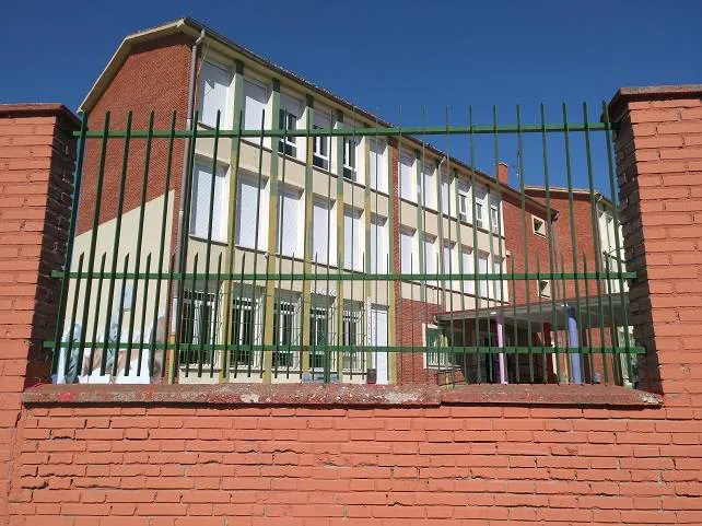 Aprueban por unanimidad la desafectación del antiguo colegio Marceliano Santamaría
