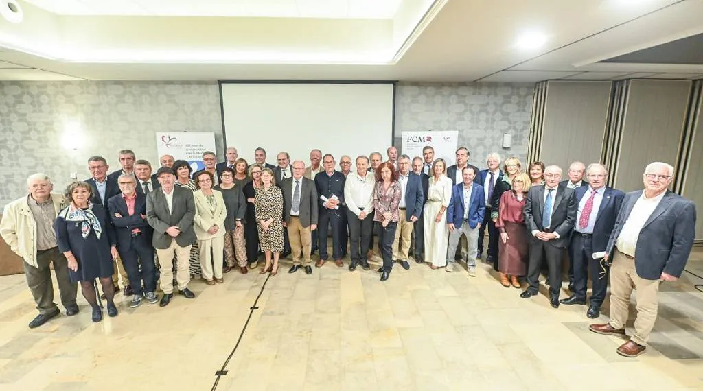 El Colegio de Médicos de Burgos homenajea a los 68 médicos que se jubilan este año