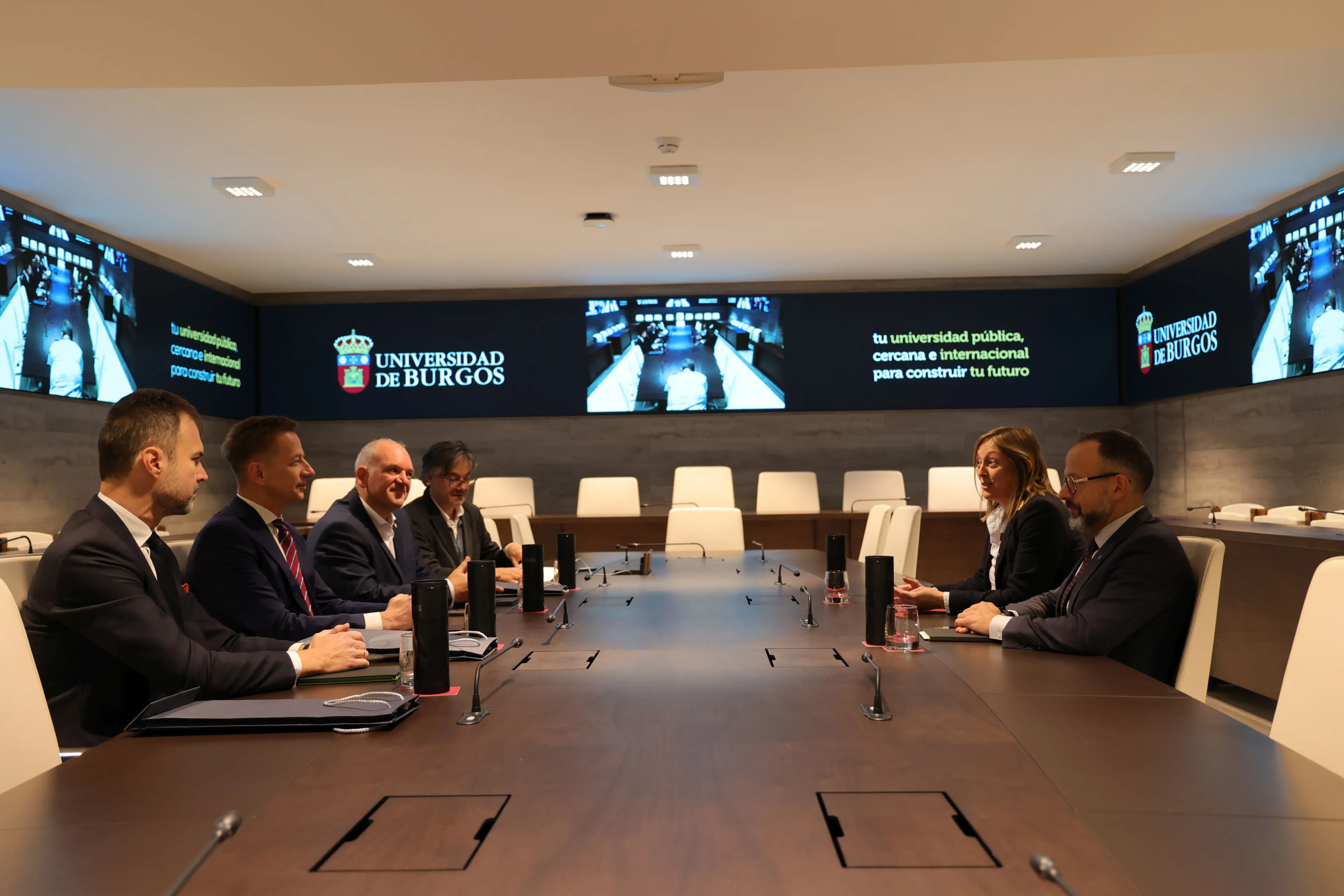 Una delegación polaca visita la Universidad de Burgos para reforzar la cooperación académica y científica