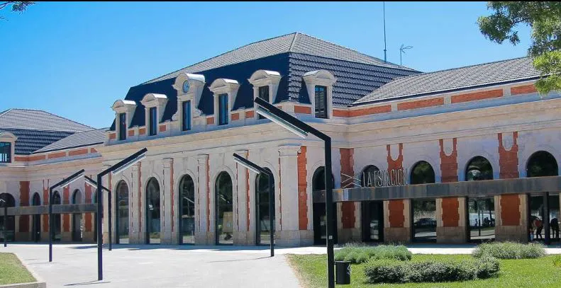 Actualidad Burgos: Proponen la creación de un gran centro cultural en las naves de la antigua estación de trenes