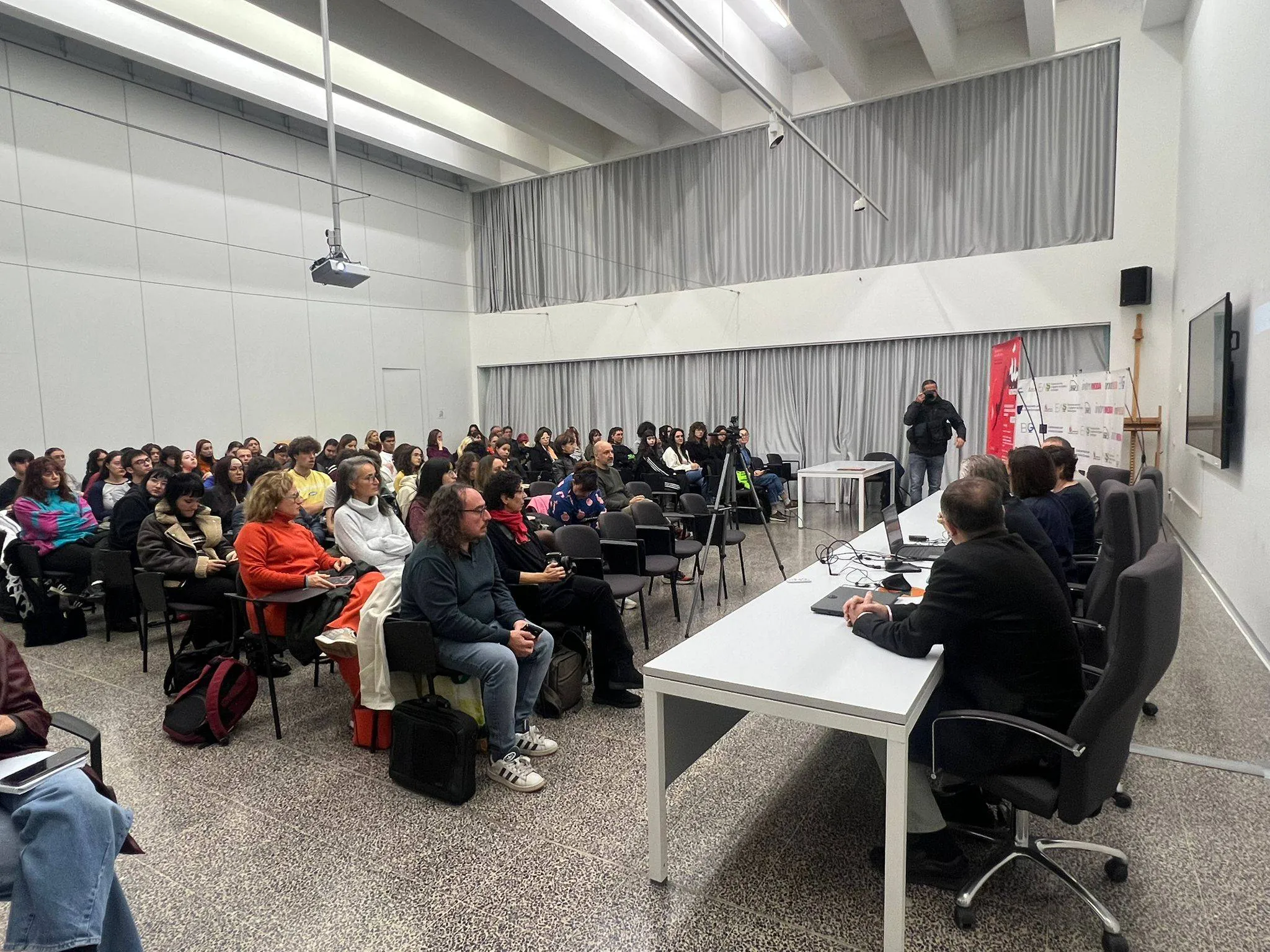 La Junta promociona los oficios artísticos en Burgos centrados en el emprendimiento