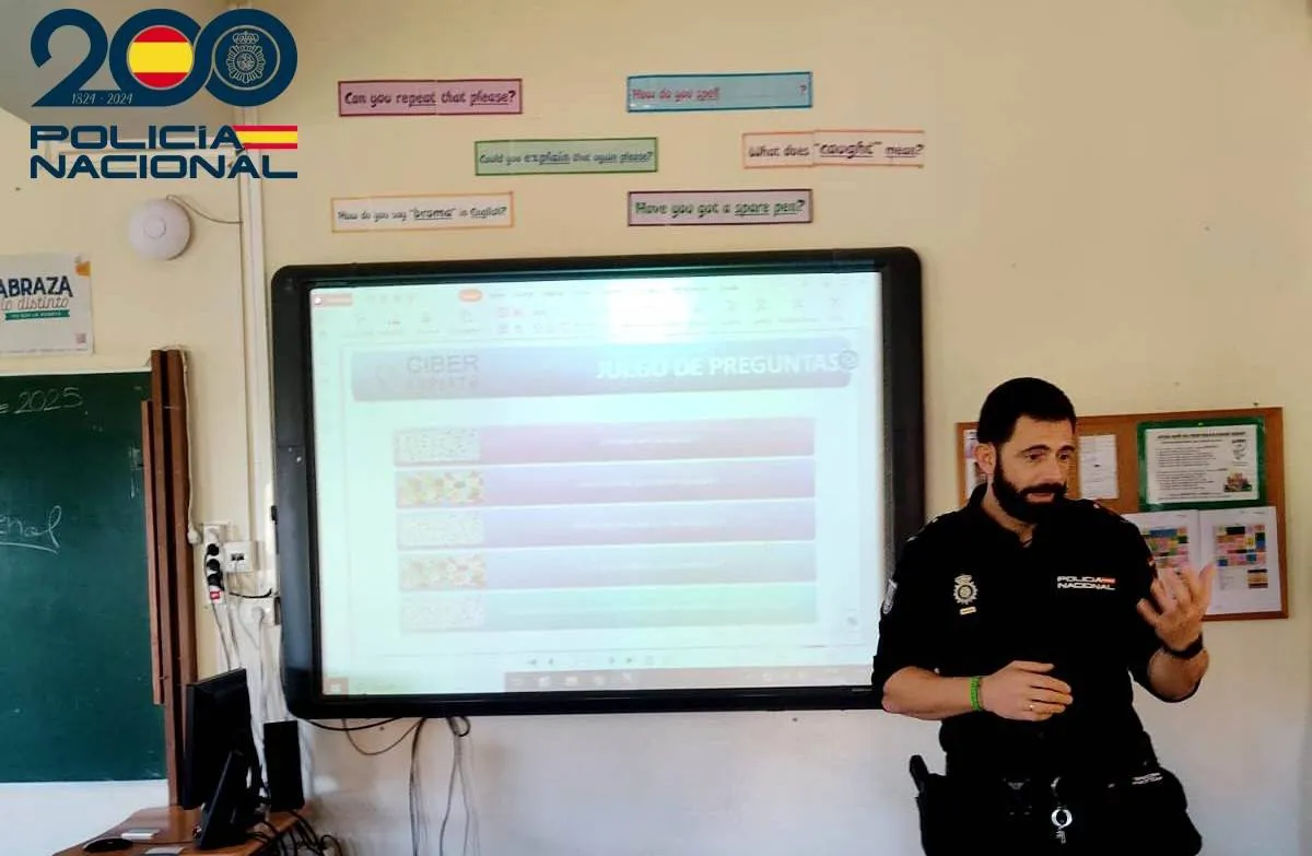Aranda de Duero Burgos: La Policía Nacional refuerza en Aranda de Duero la prevención del acoso escolar con charlas en los centros educativos