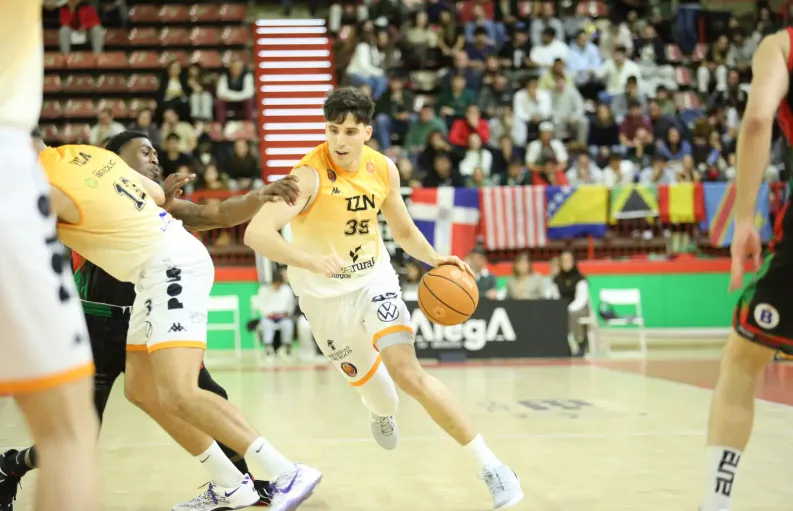 Baloncesto Burgos: El Grupo Ureta Tizona consigue una trabajada victoria en Torrelavega (84-91)