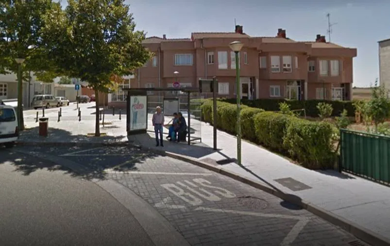 Burgos instala cuatro nuevas marquesinas en avenida Castilla y León, Carretera de Arcos y Gabriel Taborín