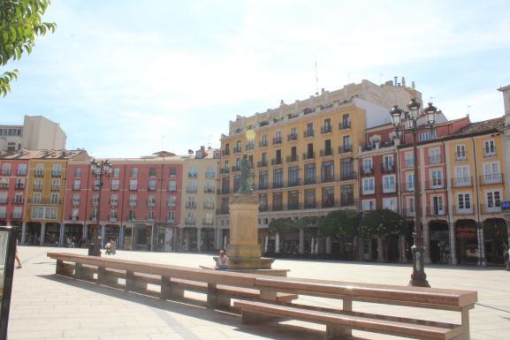 Dado el primer paso para eliminar la estatua de Carlos III de la Plaza Mayor de Burgos