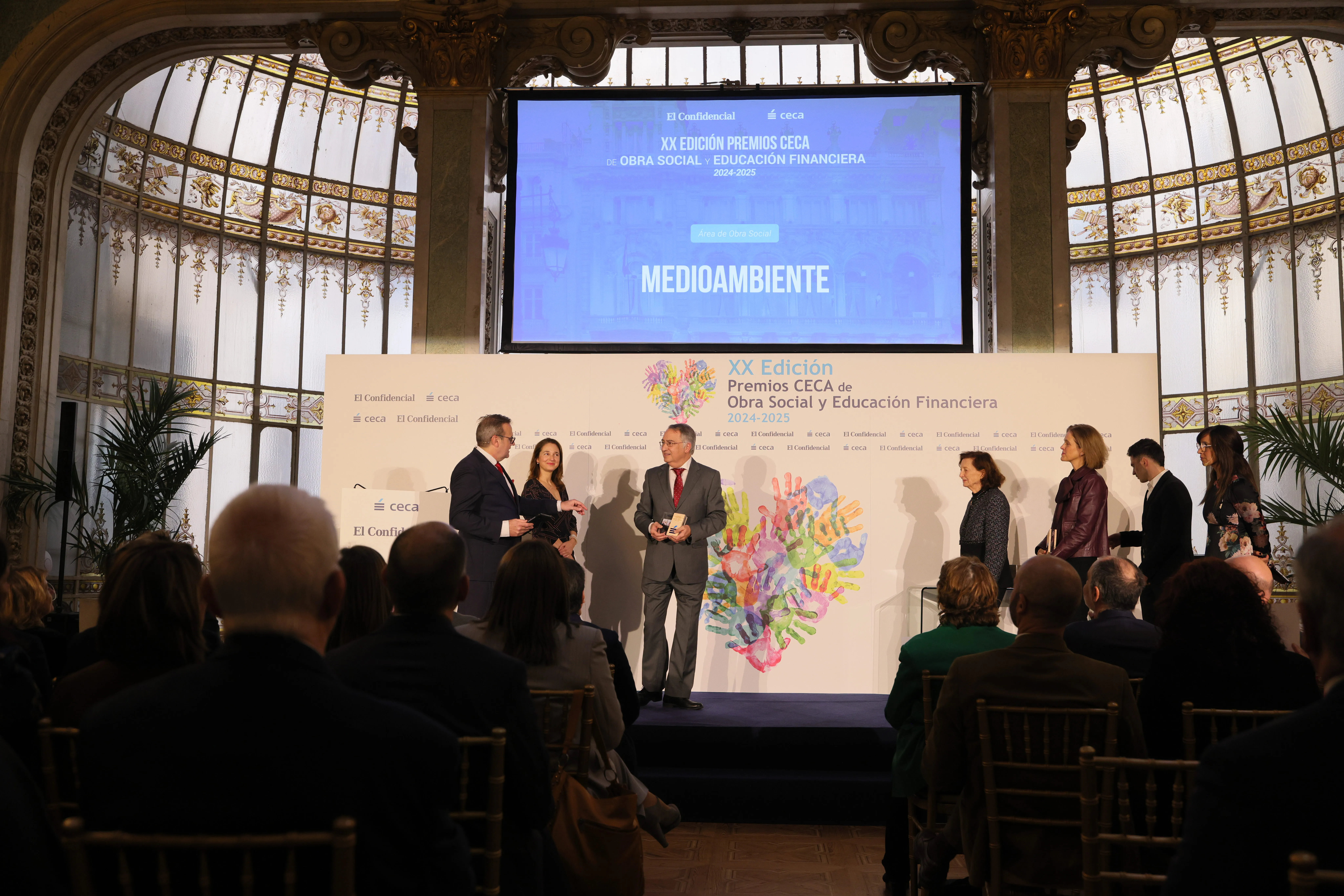 Sociedad y Vida Burgos: La Fundación Caja de Burgos, reconocida por partida triple en los Premios CECA