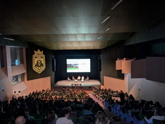 Sílex llena el Fórum Evolución y consolida a Burgos como espacio de reflexión sobre juventud y tecnología