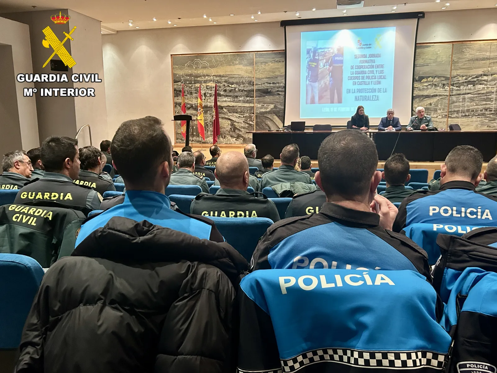 Policías locales burgaleses participan en las Jornadas de cooperación con la Guardia Civil en León