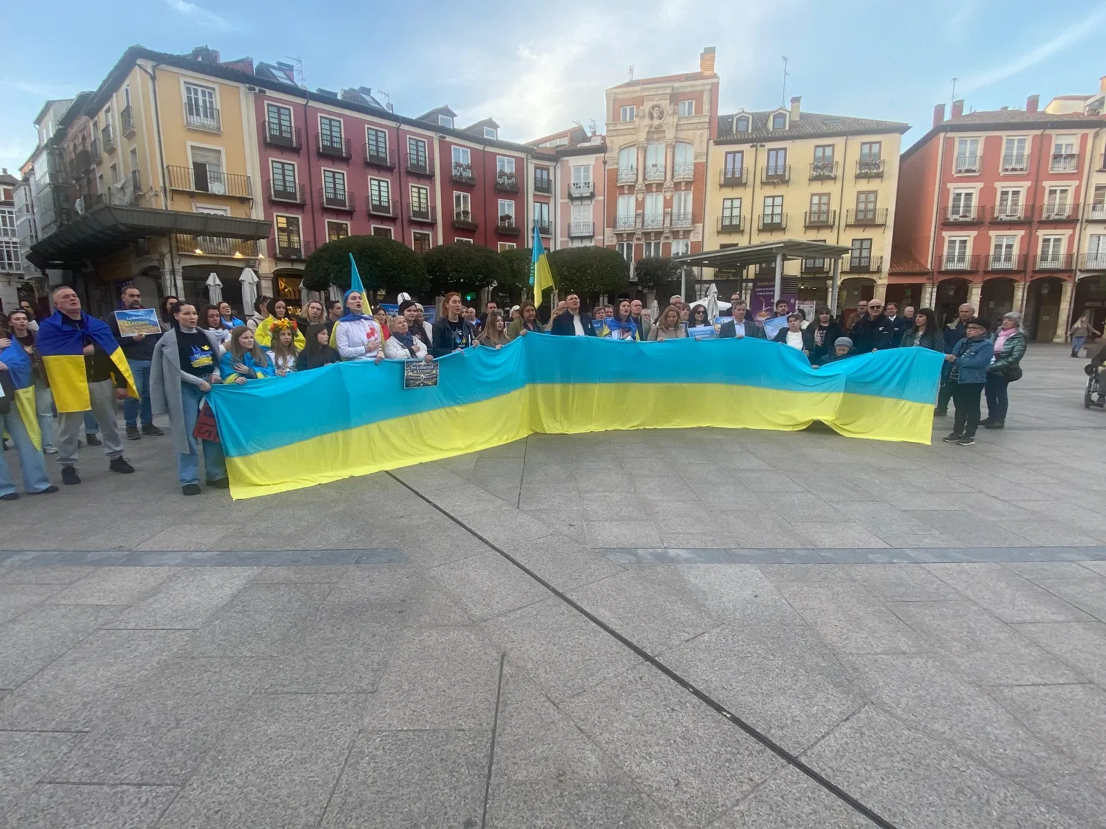 Burgos conmemora el cuarto aniversario de la guerra en Ucrania con un acto en la Plaza Mayor