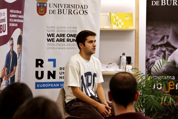 La Universidad de Burgos premia al fundador de Nude Project por su proyección internacional